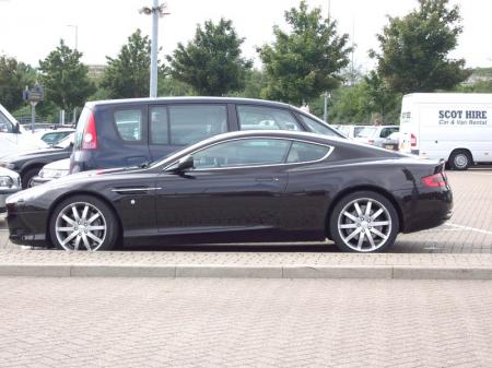 Aston Marin DB9